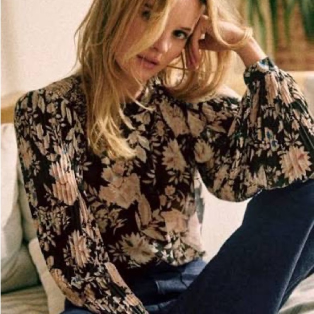 Sezane Sybille Blouse in black floral print